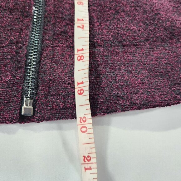 Cupcakes and Cashmere Asymmetrical Tweed Blazer Burgundy/Maroon Size Large
Lot L - Picture 7 of 8